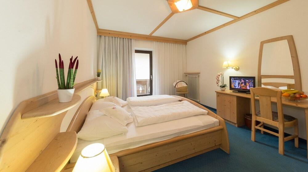 Hotel Hellweger Sand in Taufers Exterior foto