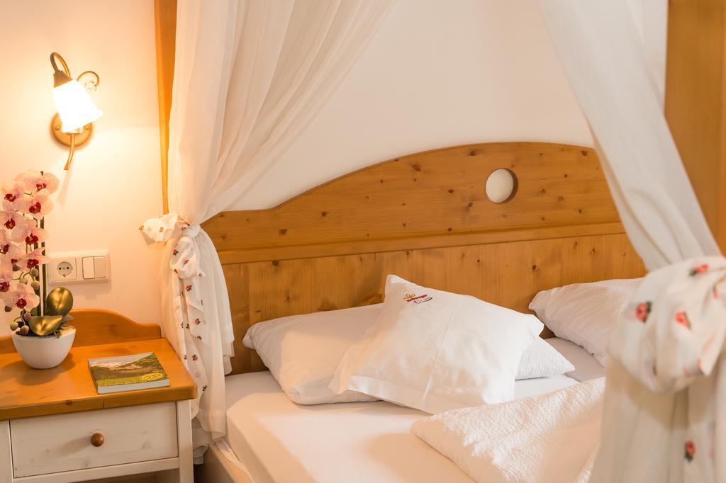 Hotel Hellweger Sand in Taufers Exterior foto
