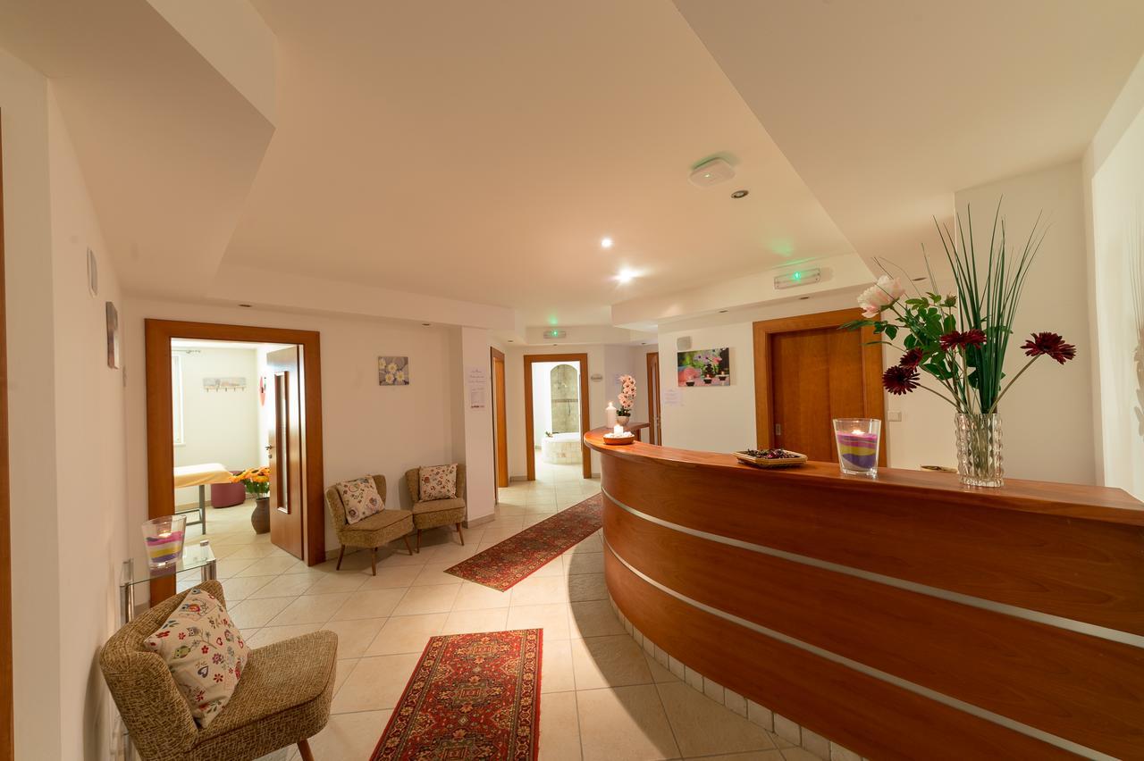 Hotel Hellweger Sand in Taufers Exterior foto